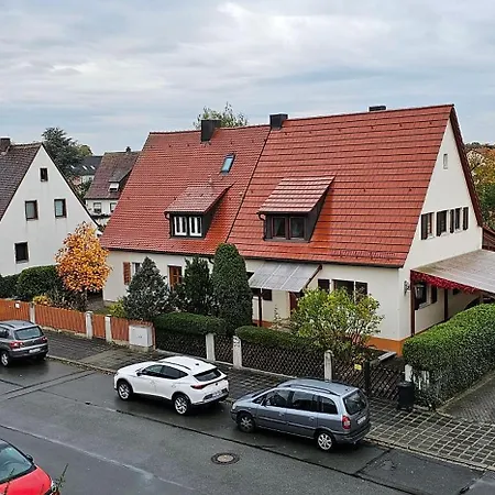 Apartamento Ferienwohnung Nürnberg *